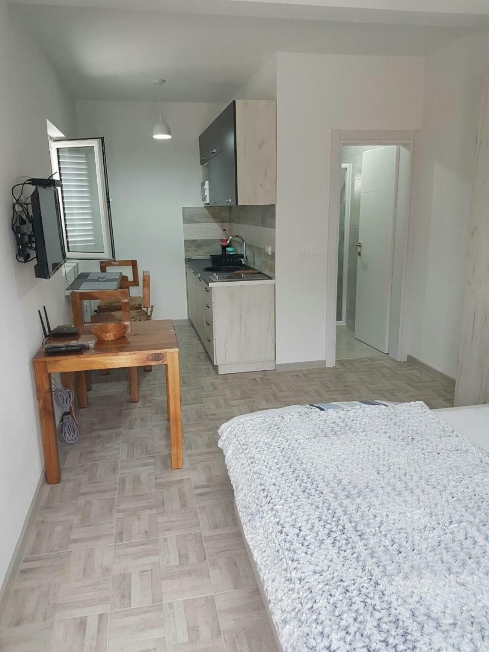 Ferienwohnung Porto Njegusi A2 Cetinje Exterior foto
