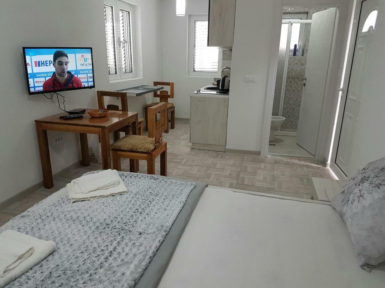 Ferienwohnung Porto Njegusi A2 Cetinje Exterior foto