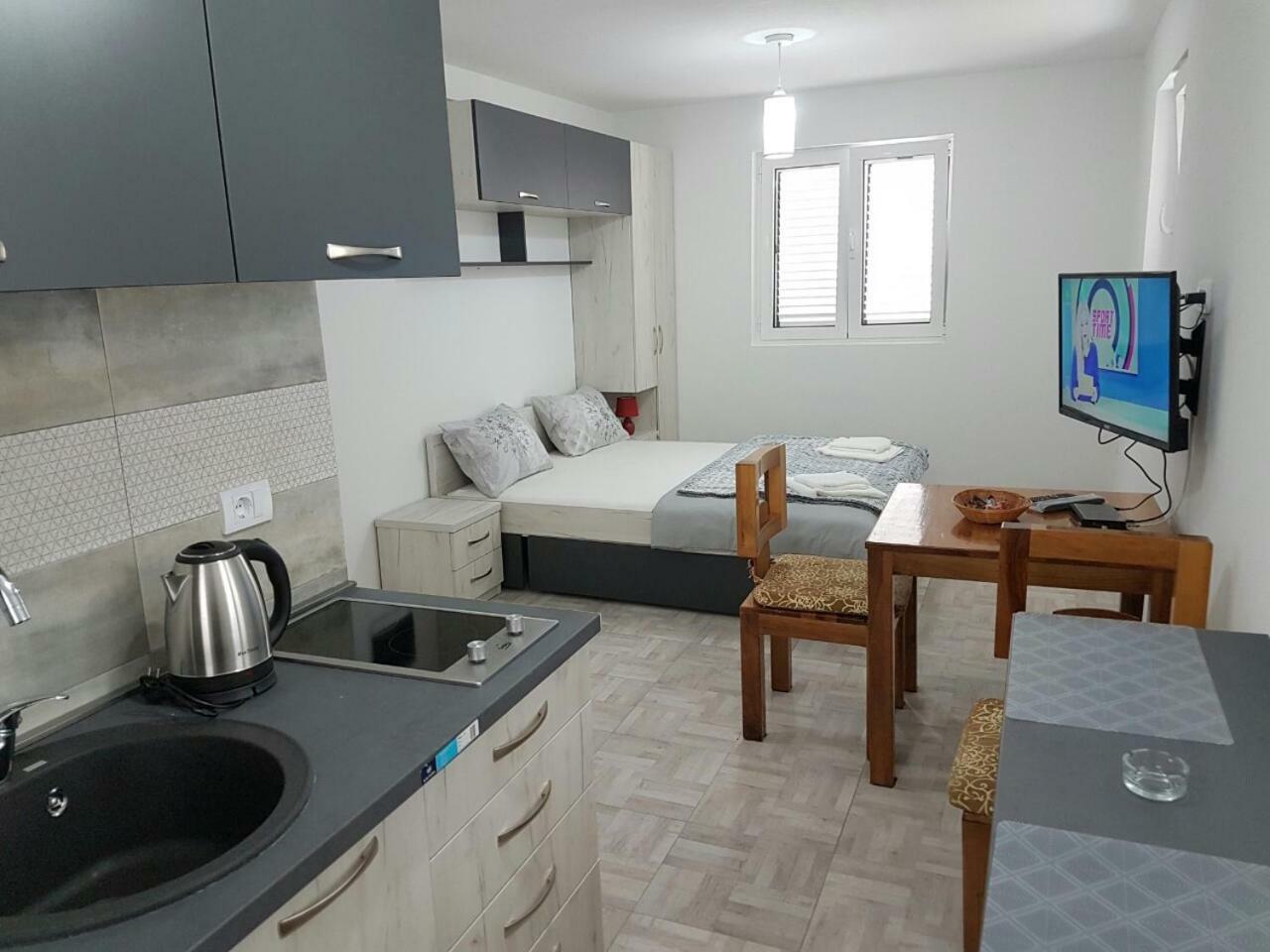 Ferienwohnung Porto Njegusi A2 Cetinje Exterior foto